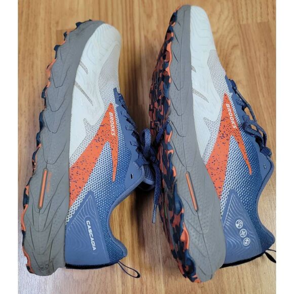 Brooks Men's Cascadia 17 Sneakers 10 - Picture 6 of 9